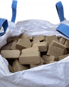 Agnalas Mischholzbriketts Briketts im Big Bag.jpg